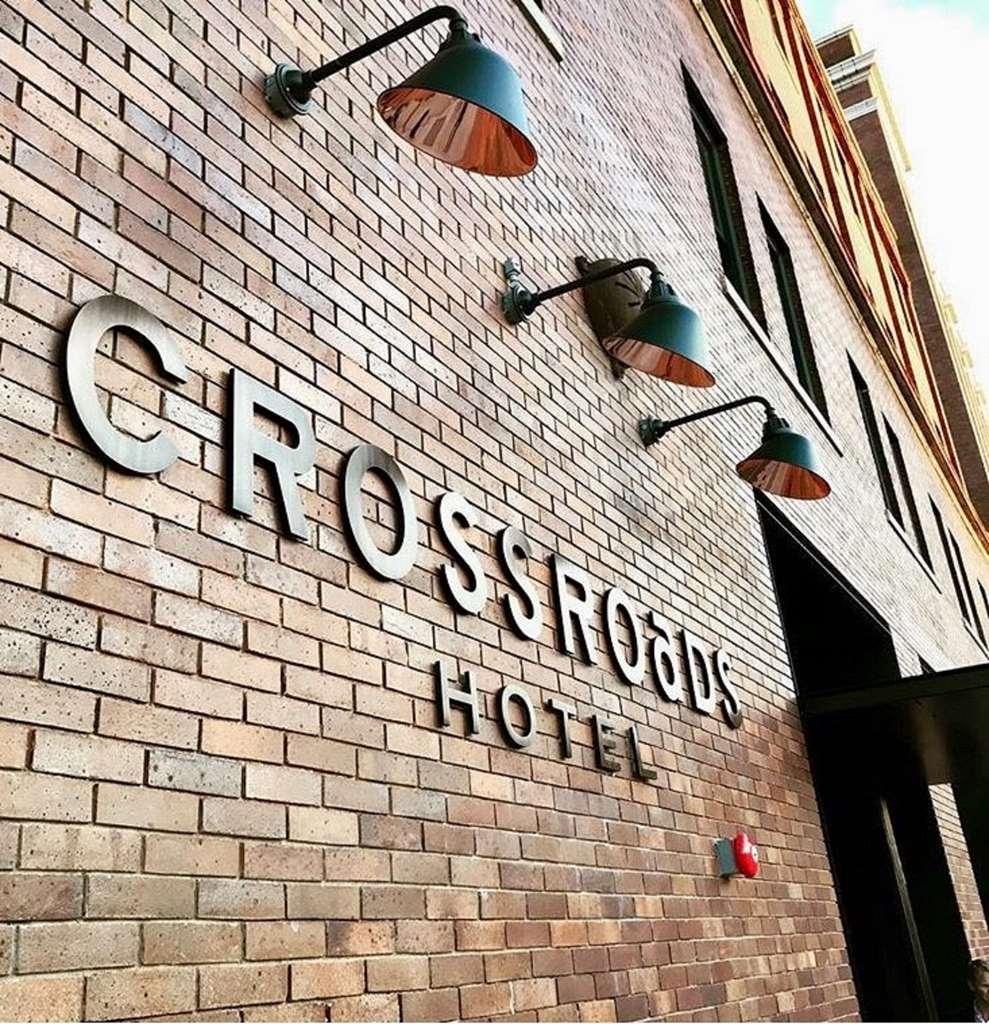 Hotel Crossroads 4*